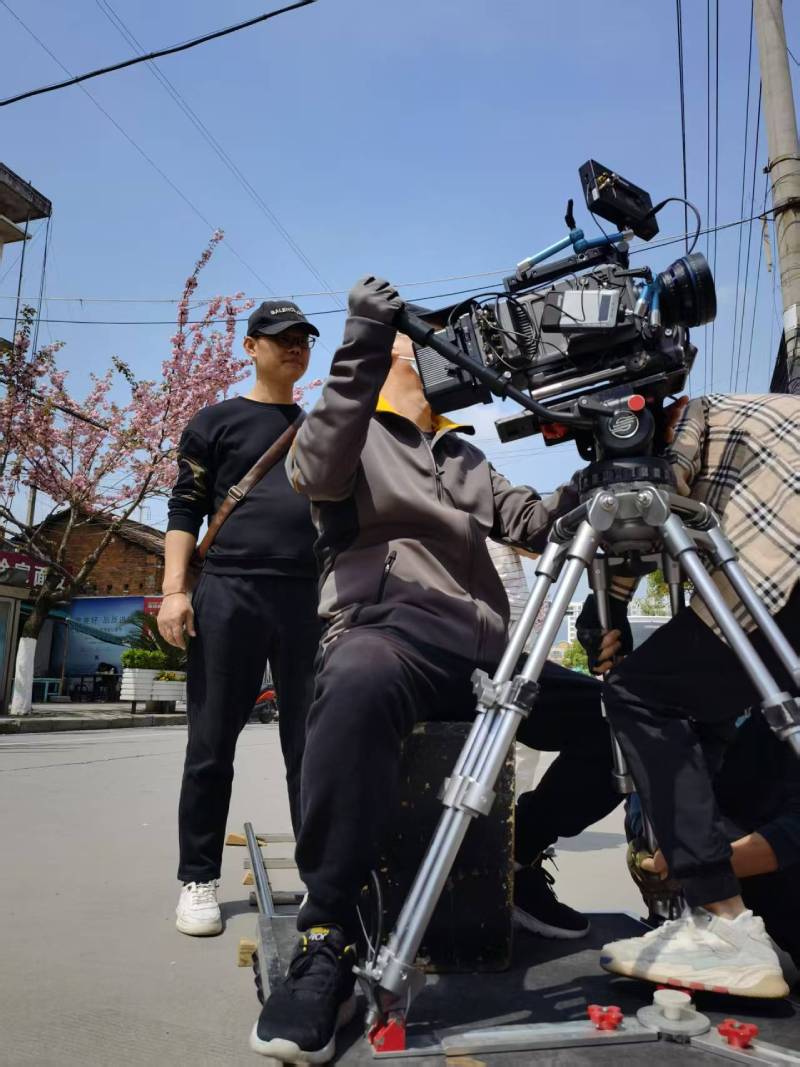 前进区广告片拍摄：快消品牌爆款之选，网感内容适配社媒传播！